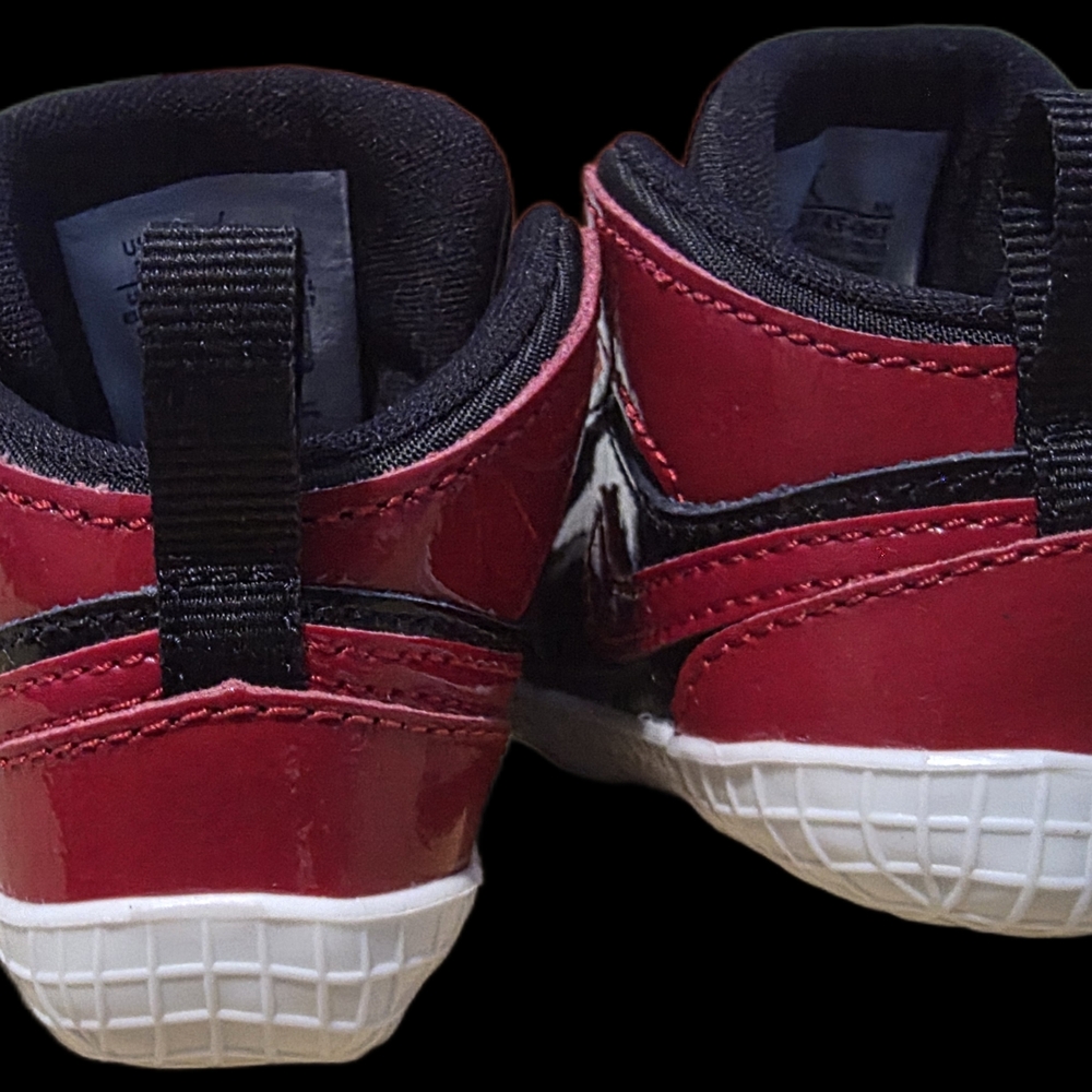​Jordan 1 Crib Bootie Black/Varsity Red-White - Size 3c - Picture 4 of 8